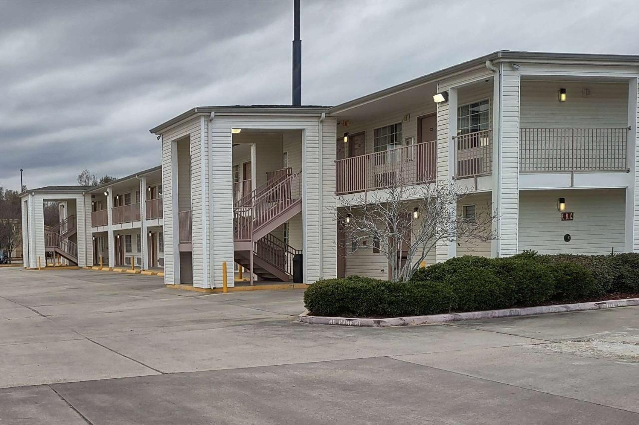 Carom Inn A Travelodge By Wyndham Denham Springs-Baton Rouge ภายนอก รูปภาพ