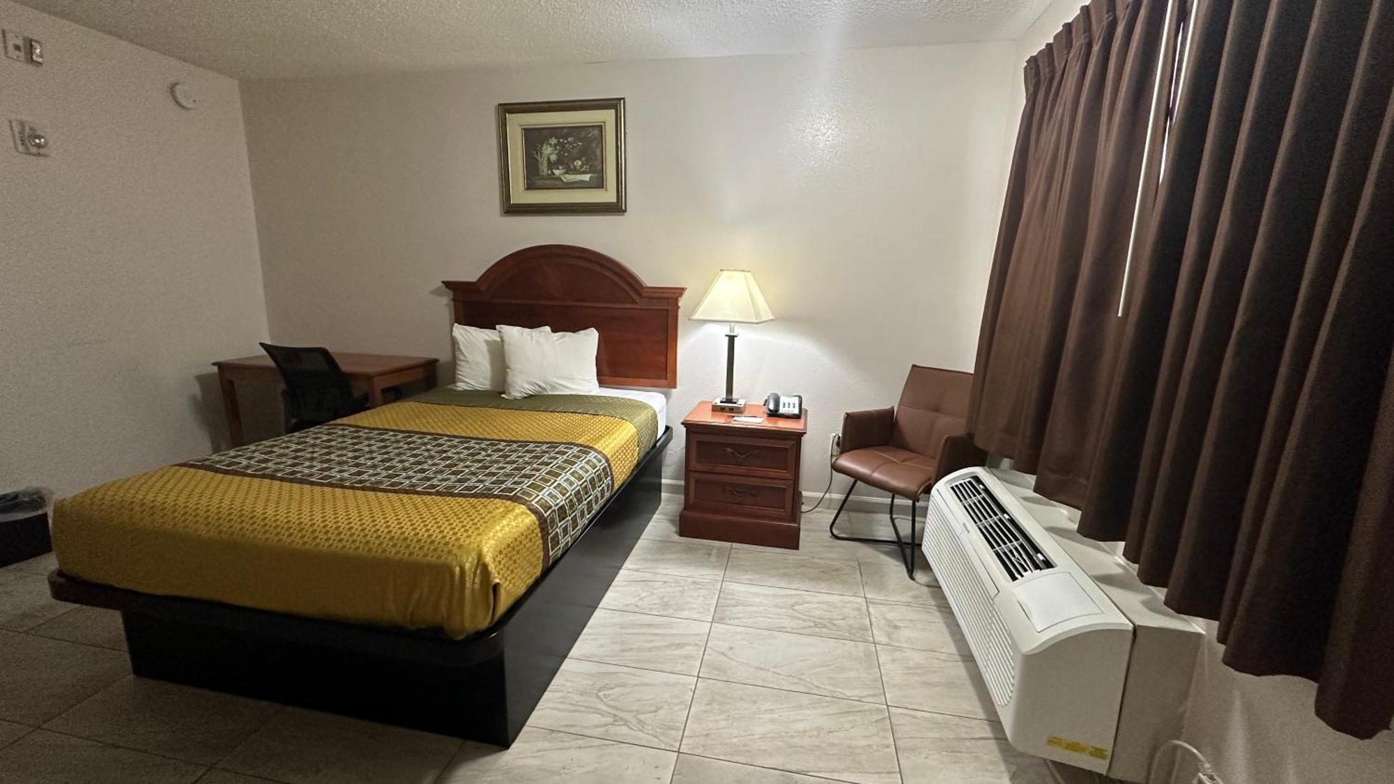 Carom Inn A Travelodge By Wyndham Denham Springs-Baton Rouge ภายนอก รูปภาพ