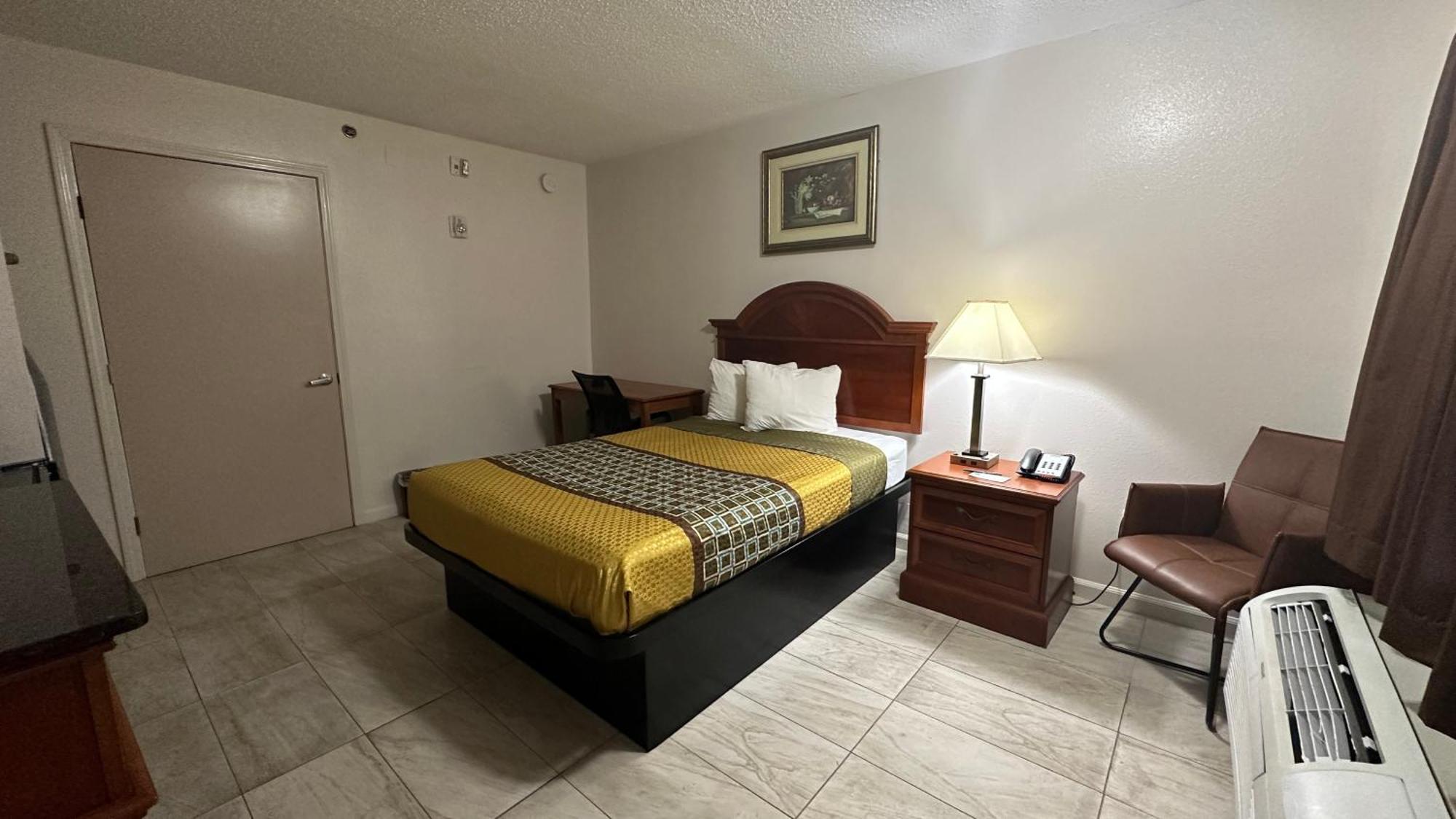 Carom Inn A Travelodge By Wyndham Denham Springs-Baton Rouge ภายนอก รูปภาพ