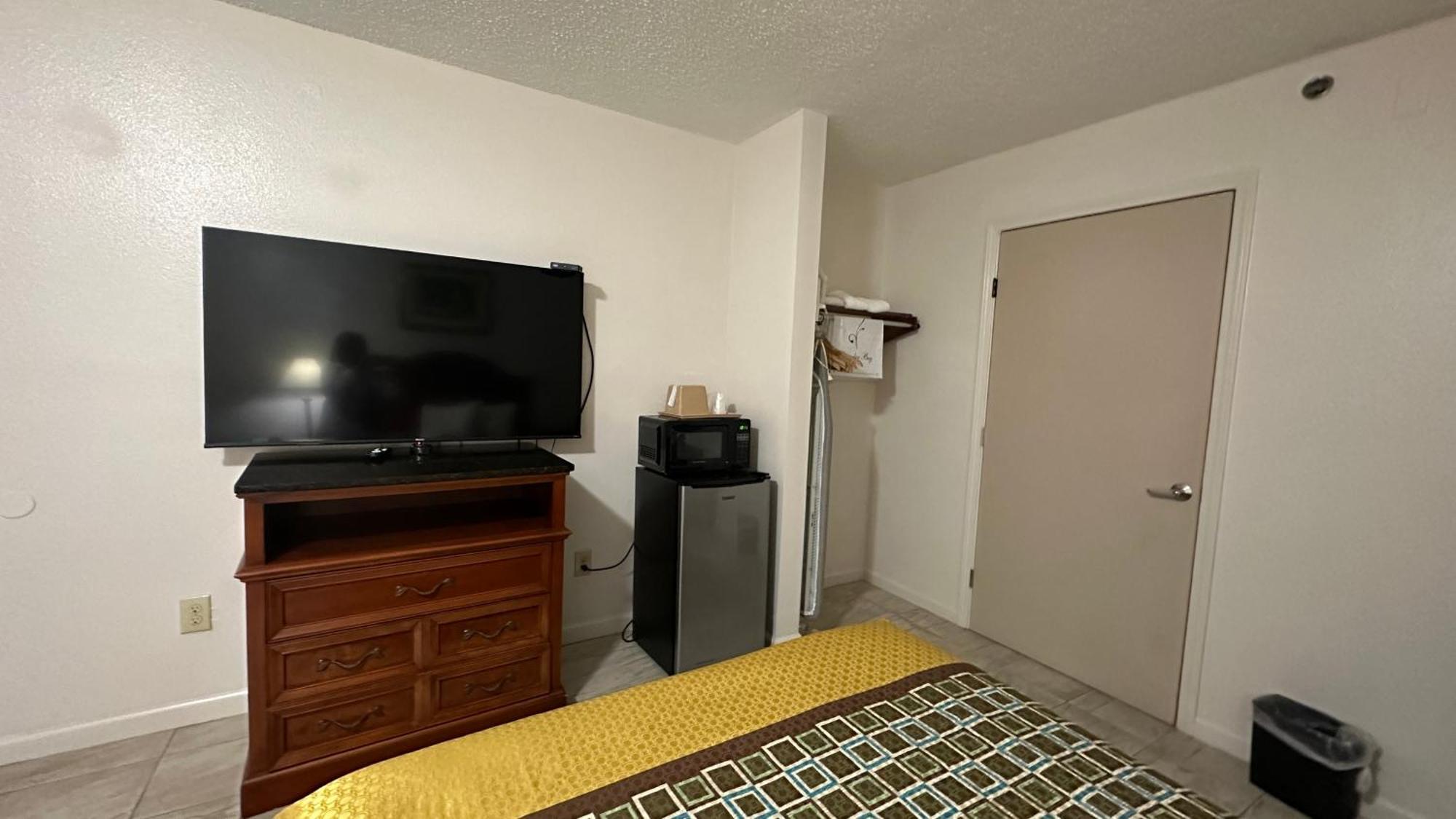 Carom Inn A Travelodge By Wyndham Denham Springs-Baton Rouge ภายนอก รูปภาพ