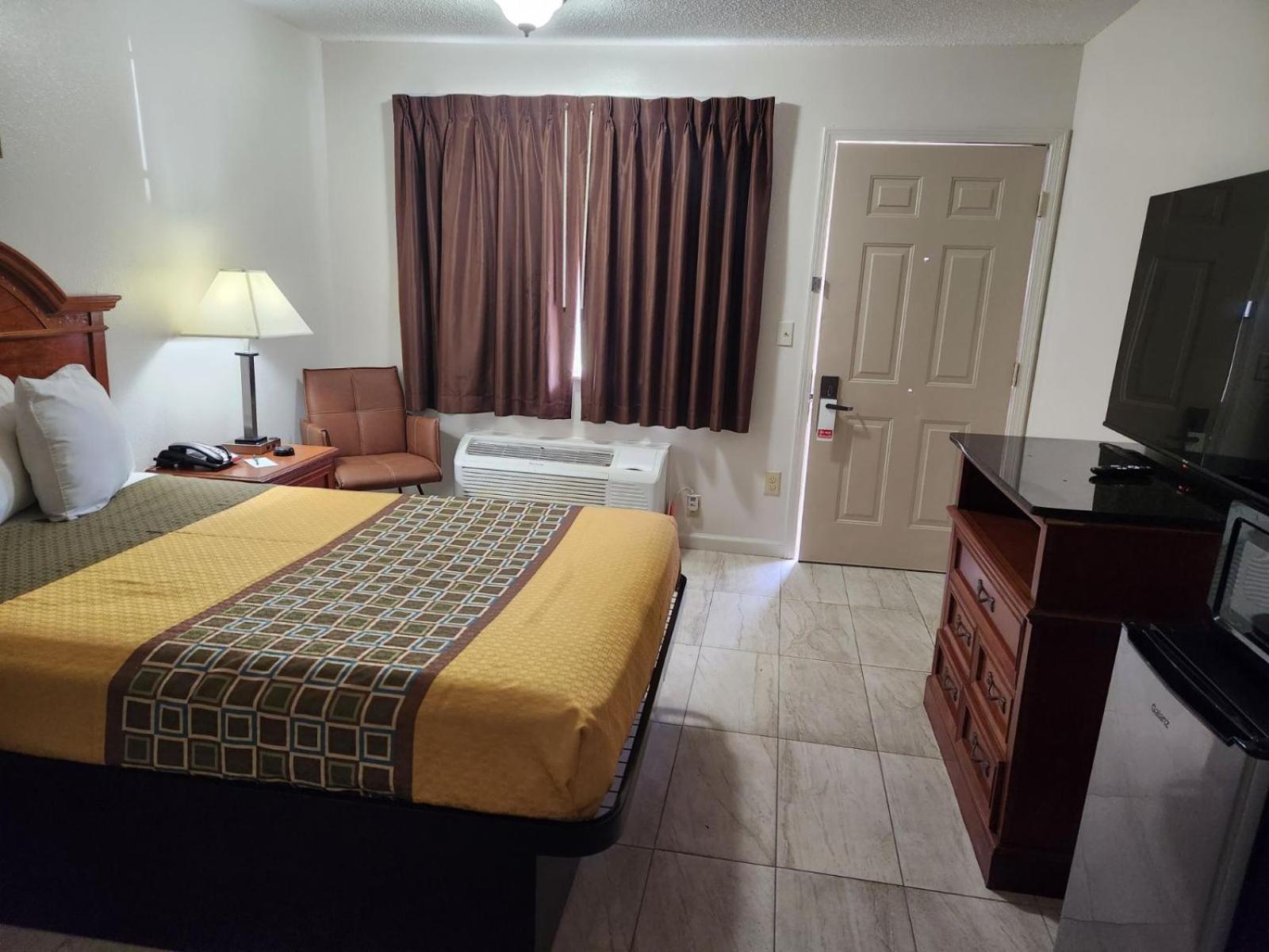 Carom Inn A Travelodge By Wyndham Denham Springs-Baton Rouge ภายนอก รูปภาพ