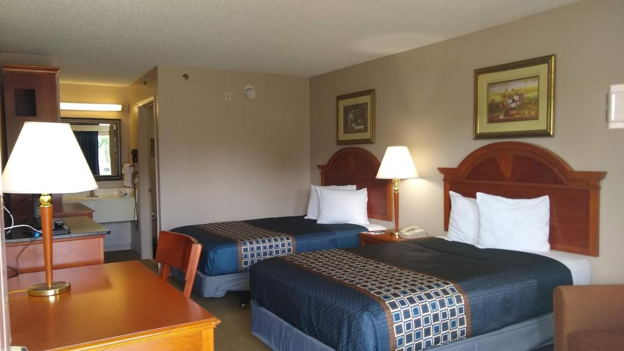 Carom Inn A Travelodge By Wyndham Denham Springs-Baton Rouge ภายนอก รูปภาพ