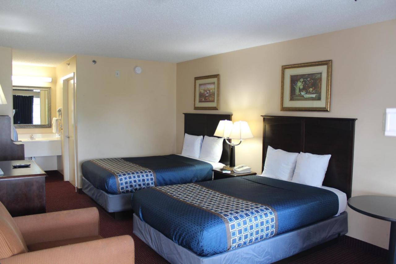 Carom Inn A Travelodge By Wyndham Denham Springs-Baton Rouge ภายนอก รูปภาพ