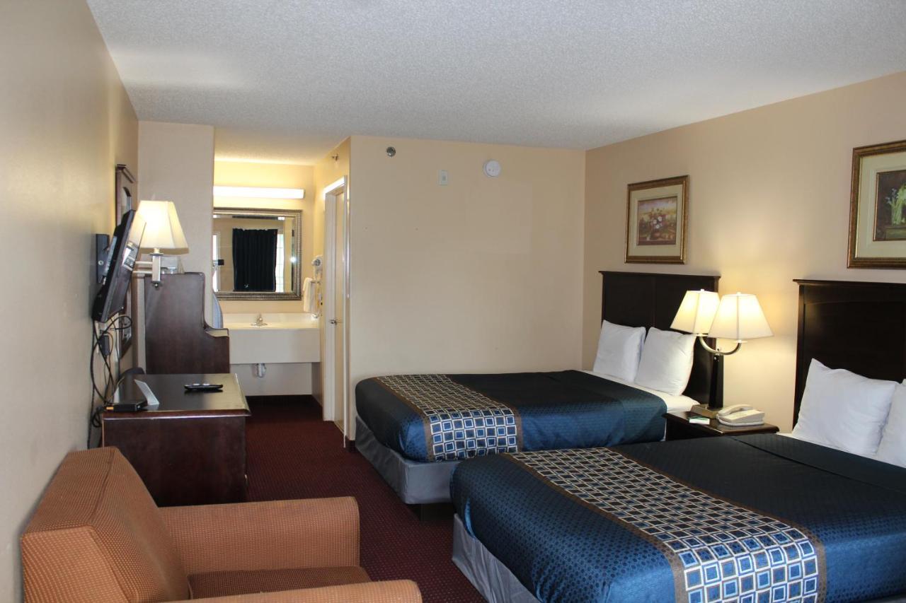 Carom Inn A Travelodge By Wyndham Denham Springs-Baton Rouge ภายนอก รูปภาพ