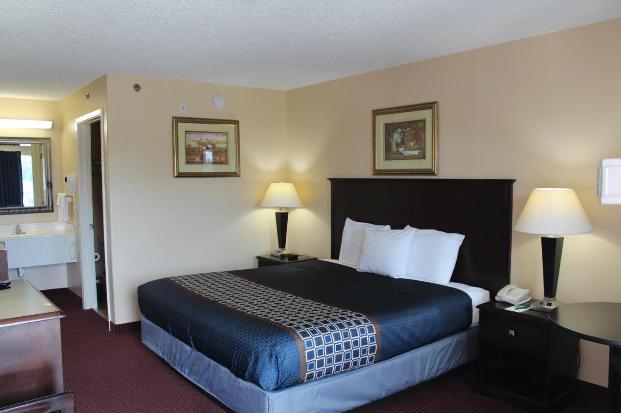 Carom Inn A Travelodge By Wyndham Denham Springs-Baton Rouge ภายนอก รูปภาพ